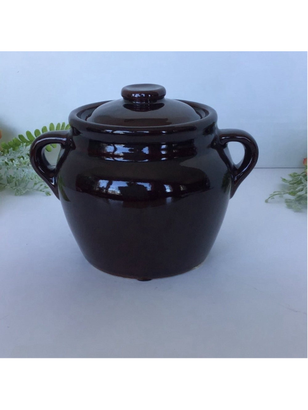 Vintage Beanpot Brown with handles and lid